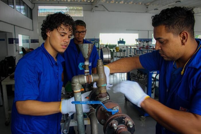 Senai Bahia Oferece Mais De Bolsas Gratuitas Para Cursos T Cnicos