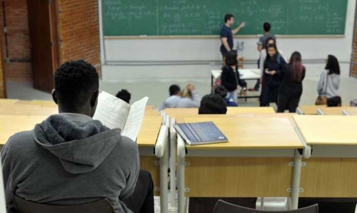  Camaçari: Prefeitura autoriza retorno das aulas na rede privada de ensino a partir desta segunda (19/7)