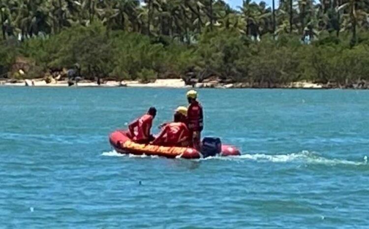  Adolescente desaparece após se afogar em mar de Camaçari; bombeiros realizam buscas