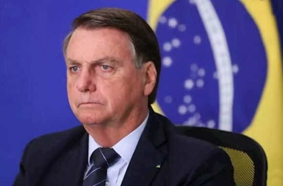  Grupo de médicos e cientistas protocola pedido de impeachment de Bolsonaro