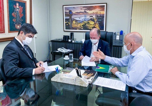  Governo da Bahia assina cooperação técnica para atrair investimentos coreanos para substituir a Ford em Camaçari