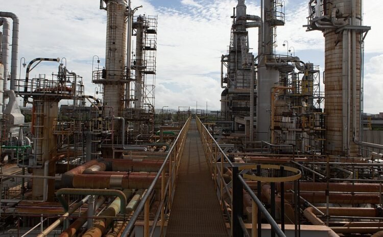  Sem incentivos, indústria petroquímica baiana pode perder 33 mil empregos