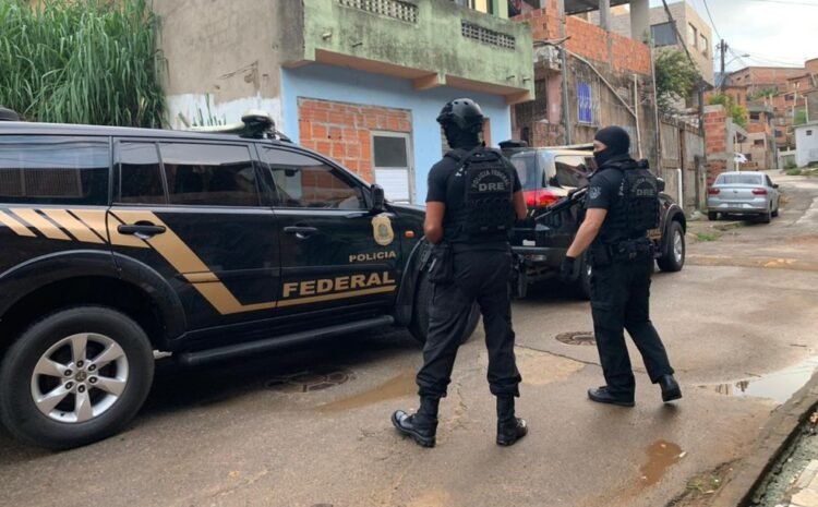  Operação da Polícia Federal contra tráfico internacional de drogas cumpre mandados de prisão e busca em Dias d’Ávila e Simões Filho