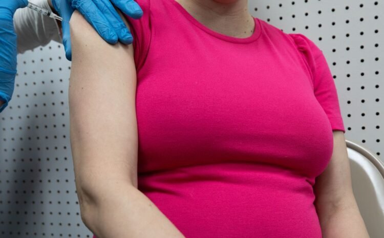  Anvisa orienta suspensão de vacina da AstraZeneca para grávidas