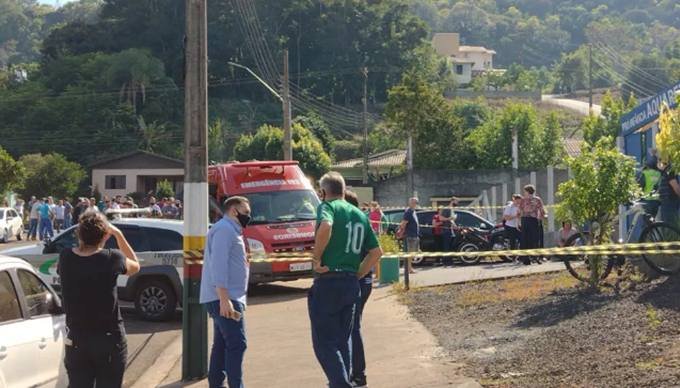  Jovem invade escola e mata crianças e professora em Santa Catarina