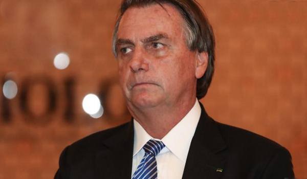  PF abre inquérito para apurar se Bolsonaro prevaricou no caso da Covaxin