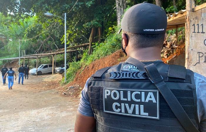  Namorado e mais dois comparsas são presos por esfaquear adolescente e enterrá-la viva em Dias D’ávila