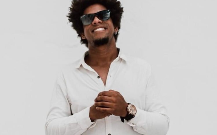  James Araújo se apresenta no happy hour do Boulevard Shopping Camaçari