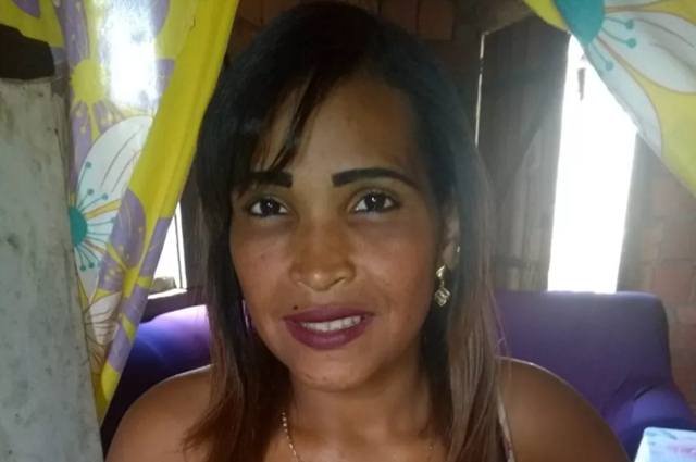  Bahia: Mulher desaparece após viagem para conhecer o pai; família diz que ela foi vítima de trote e que filha também sumiu