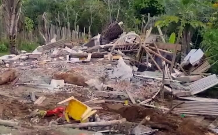  Cinco policiais militares são denunciados por envolvimento em invasão e derrubada de casas em Camaçari