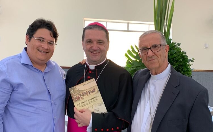  Em Minas Gerais, Tagner participa da Ordenação Episcopal do Monsenhor Dirceu Medeiros, bispo eleito de Camaçari