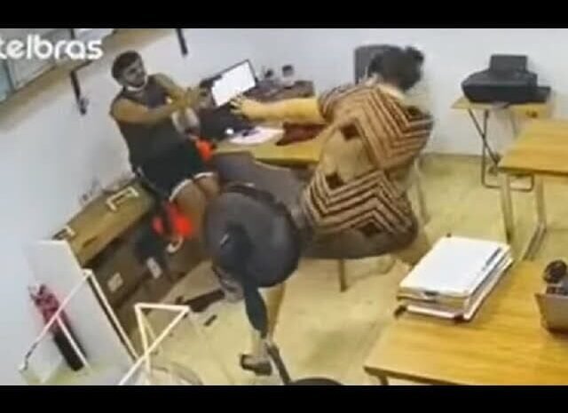  Advogada é baleada 4 vezes por homem em seu escritório e consegue desarmá-lo; vídeo
