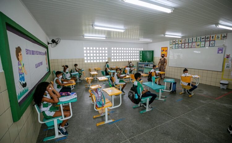  Prefeitura de Camaçari confirma volta às aulas 100% presenciais em fevereiro; saiba mais