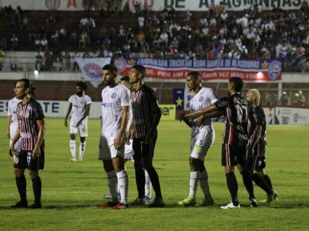  Bahia perde para o Atlético de Alagoinhas e fica perto de ser rebaixado no Campeonato Baiano