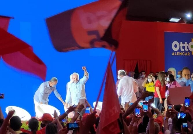  Com presença de Lula em Salvador, PT oficializa chapa liderada por Jerônimo e firma aliança com mais 7 partidos