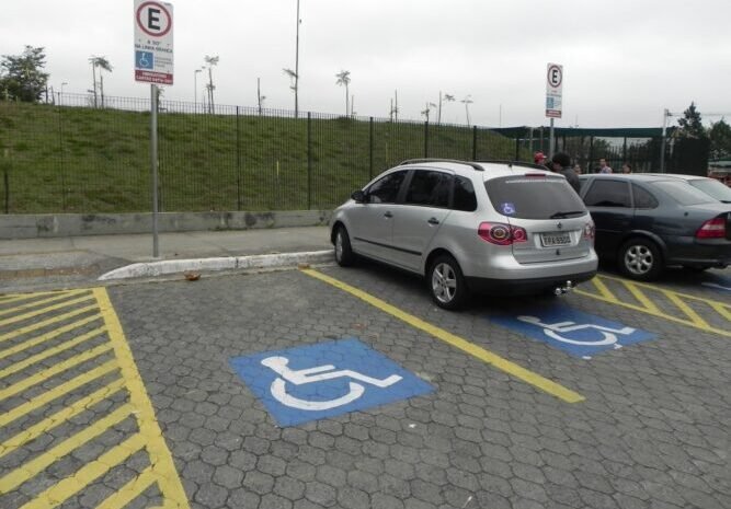  STT começa a emitir nova credencial de estacionamento para vaga reservada