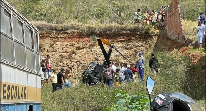  Helicóptero com candidatos João Bacelar e Marcinho Oliveira cai na Bahia