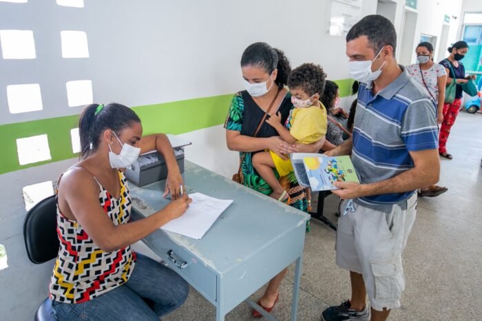  Camaçari: Sesau convoca população para atualização do cartão de vacina