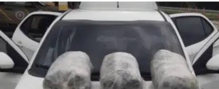  Casal é preso com mais de 20kg de maconha em estepe de veículo, em Camaçari