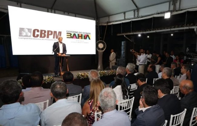  Estado assina contrato com empresa canadense para dobrar produção de energia solar na Bahia