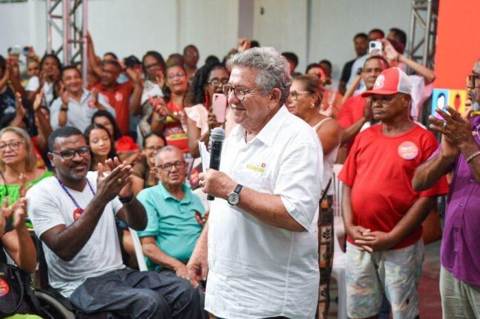  Caetano reúne grande público na Gleba B para discutir propostas para Camaçari