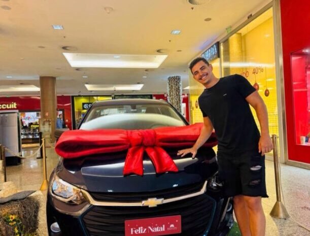  Sorteio da campanha de natal do Boulevard Shopping premia jovem de Camaçari com carro zero