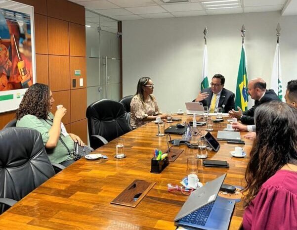  Ivoneide Caetano discute funcionamento da Unigel em Camaçari com direção executiva da Petrobras