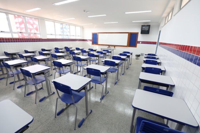  Governo da Bahia investe mais de R$ 300 milhões, este ano, em equipamentos para escolas