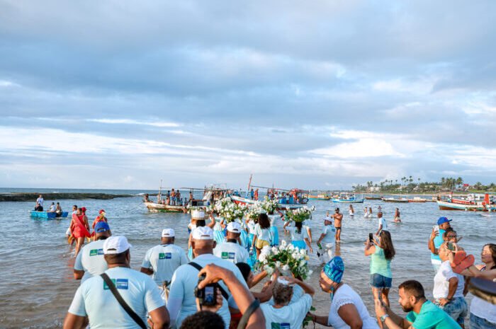 Festas para Iemanjá acontecem em praias de Camaçari nesta sexta (2); veja programação