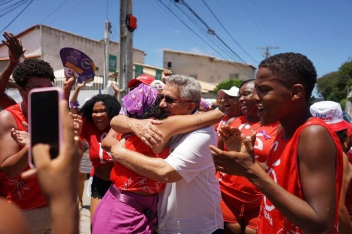  Caetano reúne multidão de apoiadores na Lavagem de Arembepe