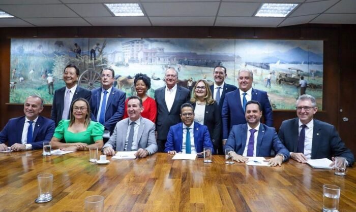  Ivoneide Caetano se reúne com Geraldo Alckmin pra tratar sobre potencialização do Polo Industrial de Camaçari