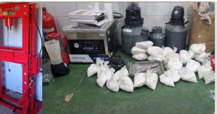  Polícia desarticula laboratório de drogas em Camaçari