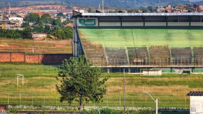  Estádio de Camaçari segue em completo estado de abandono