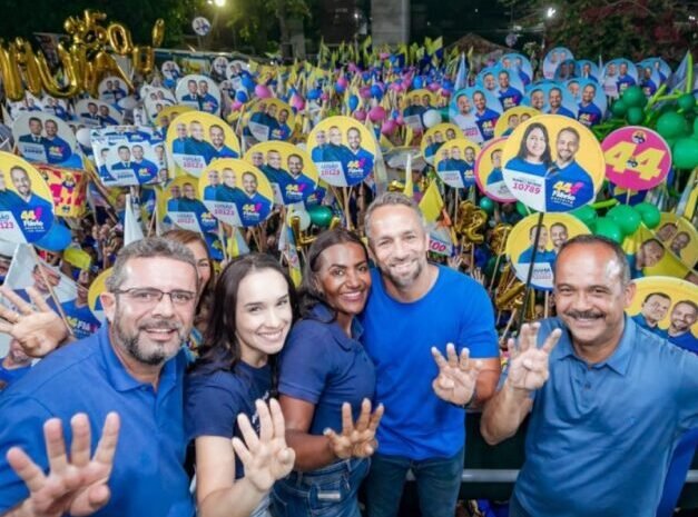  Flávio promete UPA Pediátrica durante comício em Abrantes