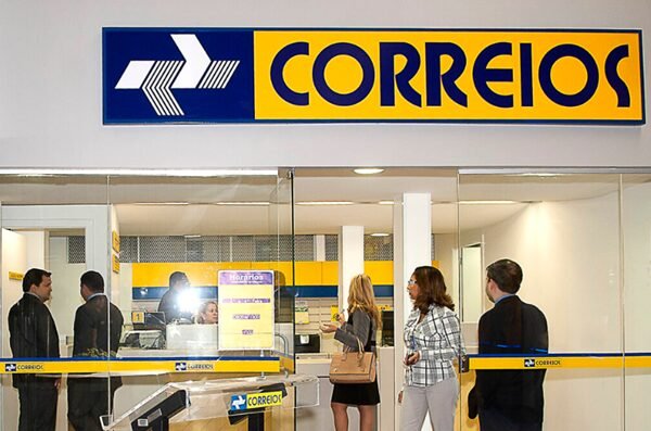  Concurso dos Correios abre quase 200 vagas na Bahia, com salários entre R$ 2.429,26 e R$ 6.872,48; nível médio e superior