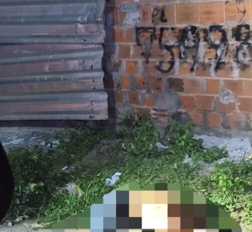  Jovem com as mãos amarradas é executado a tiros em Camaçari