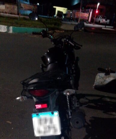 Equipe de segurança do Centro Comercial de Camaçari recupera moto furtada