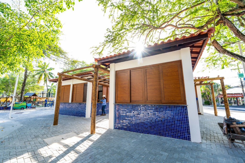 Seinfra entrega novos quiosques Praca Abrantes foto Juliano Sarraf