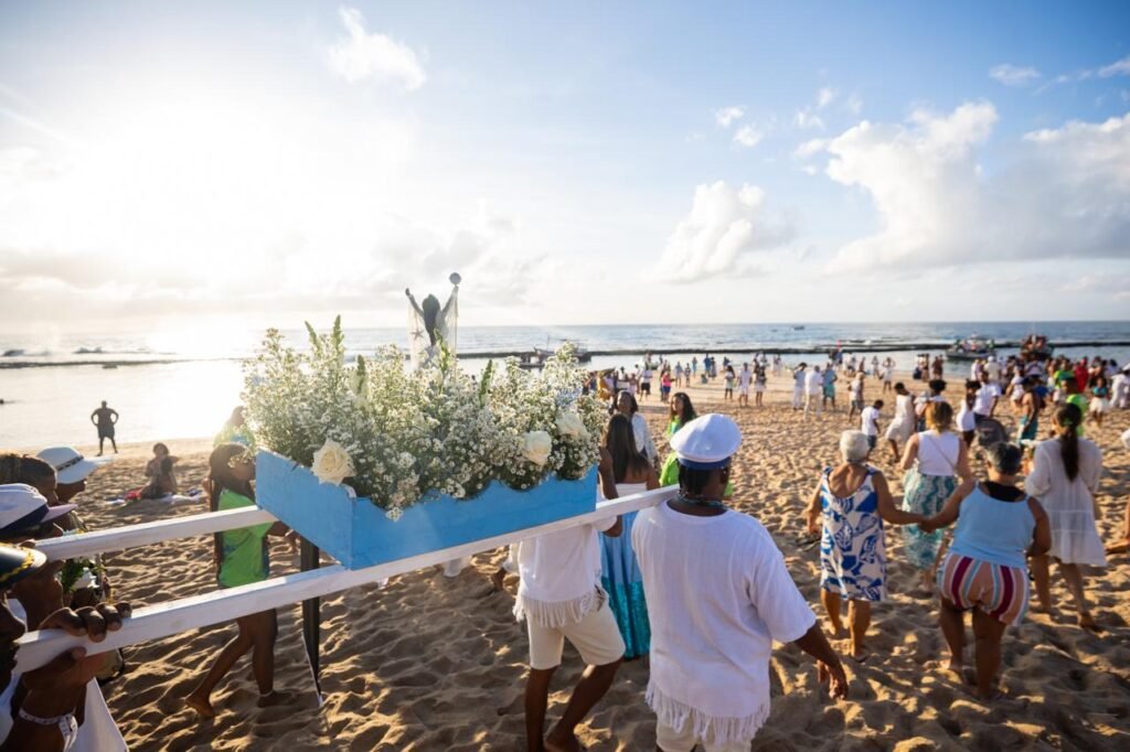 Camaçari: Arembepe celebra o Dia de Yemanjá com cortejo, fé e manifestações culturais 2 165278