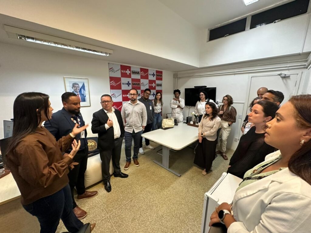 Hospital Geral de Camacari recebe representantes de instituicoes internacionais e se consolida como referencia em saude digital na Bahia 4